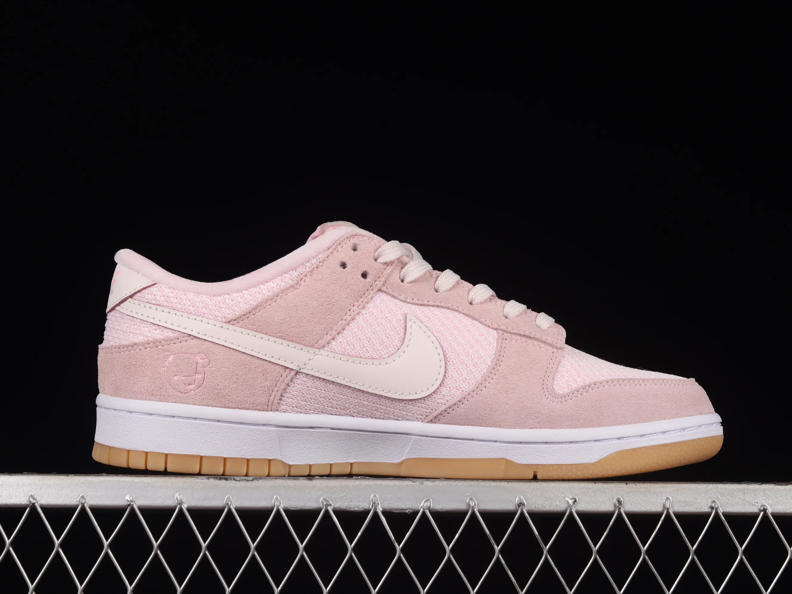 All categories Nk SB Dunk series Nk SB Dunk Low low-top sneakers F version Nk Dunk Low "Teddy Bear" pink teddy bear SB low-top sports and leisure sneakers DZ5318-640